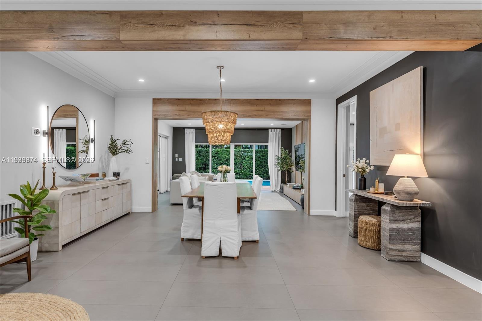 54 Bay Ht Dr Miami, FL 33133