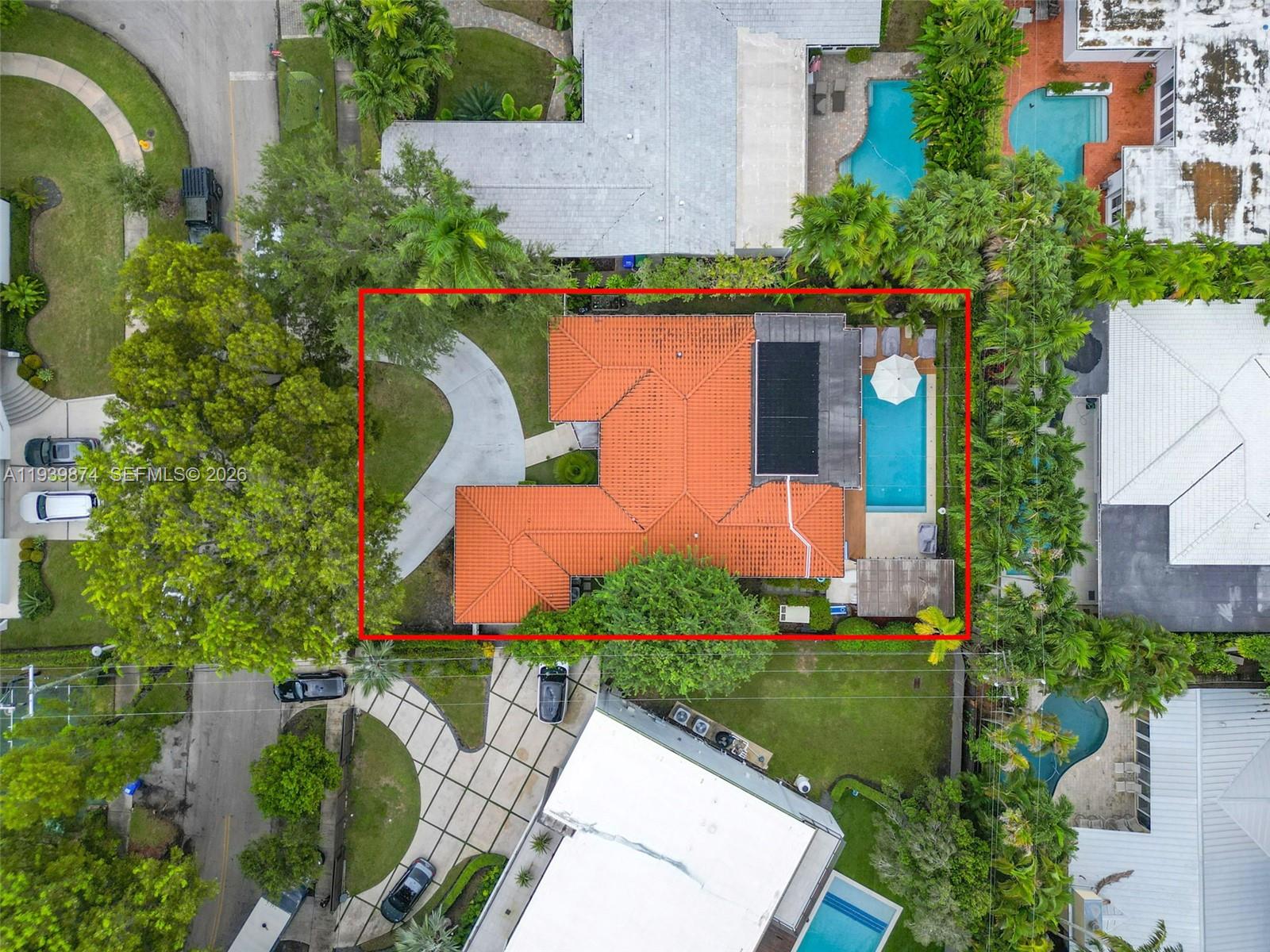 54 Bay Ht Dr Miami, FL 33133