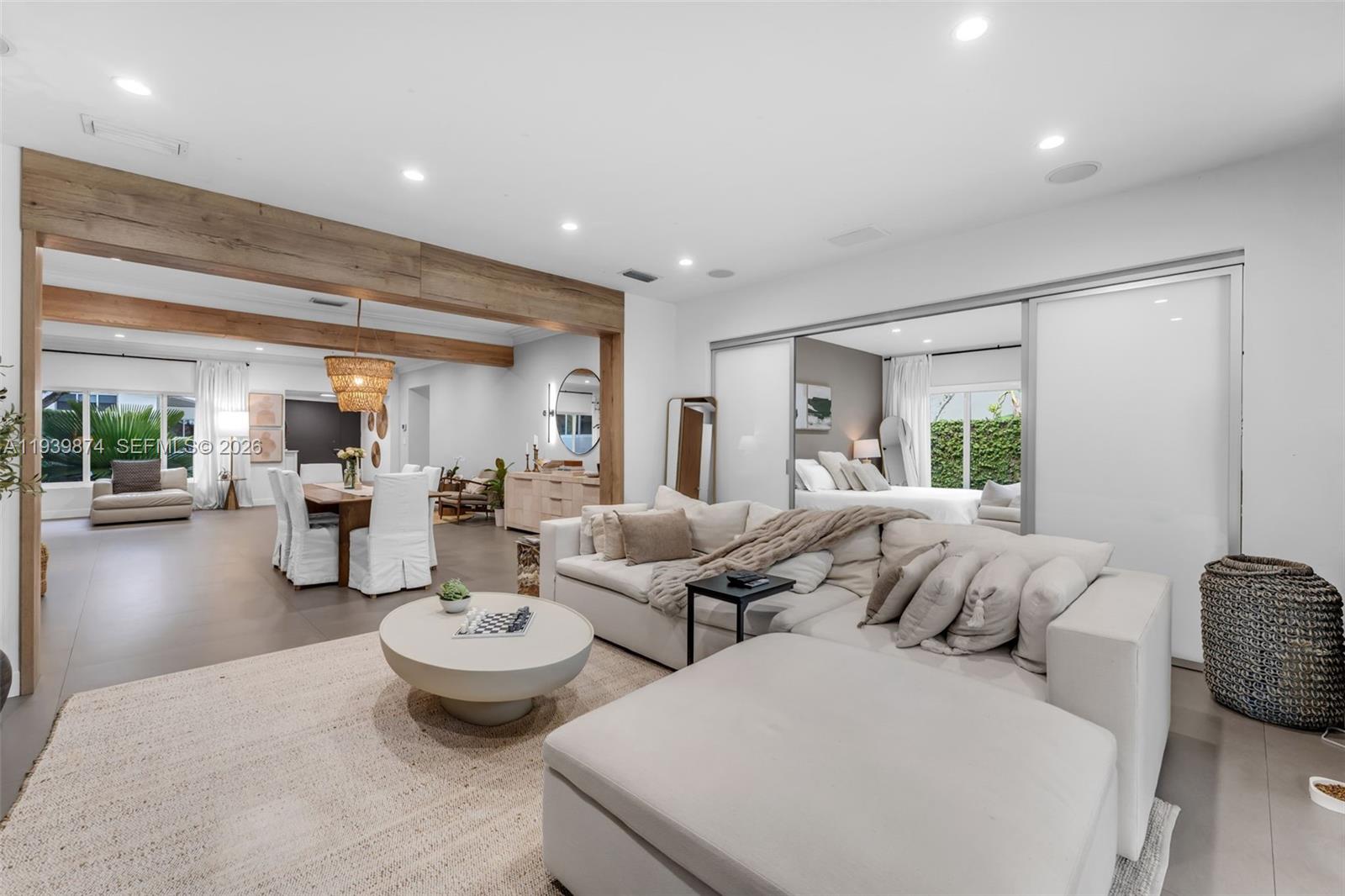 54 Bay Ht Dr Miami, FL 33133