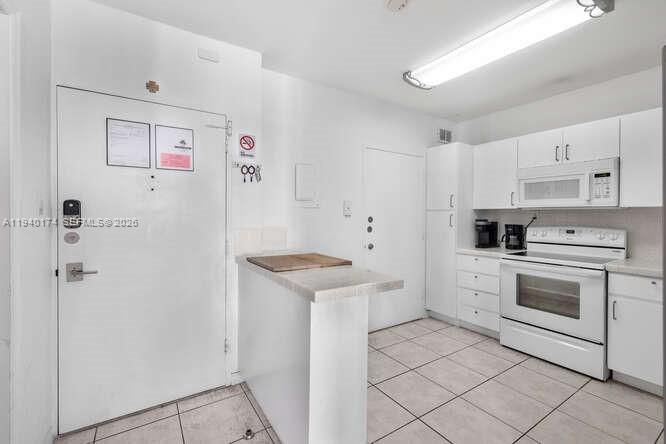5601 Collins Ave #825 Miami Beach, FL 33140