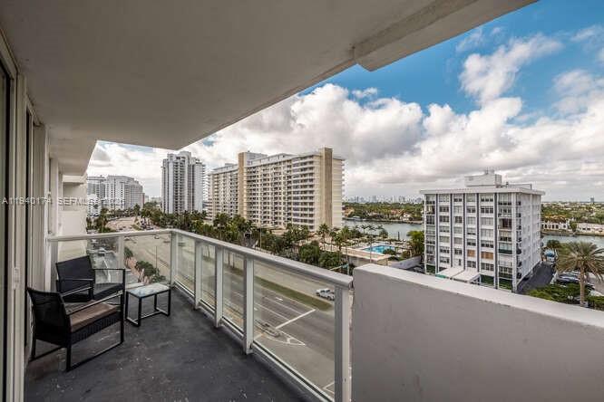 5601 Collins Ave #825 Miami Beach, FL 33140