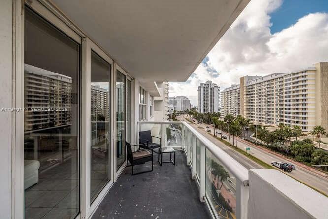 5601 Collins Ave #825 Miami Beach, FL 33140