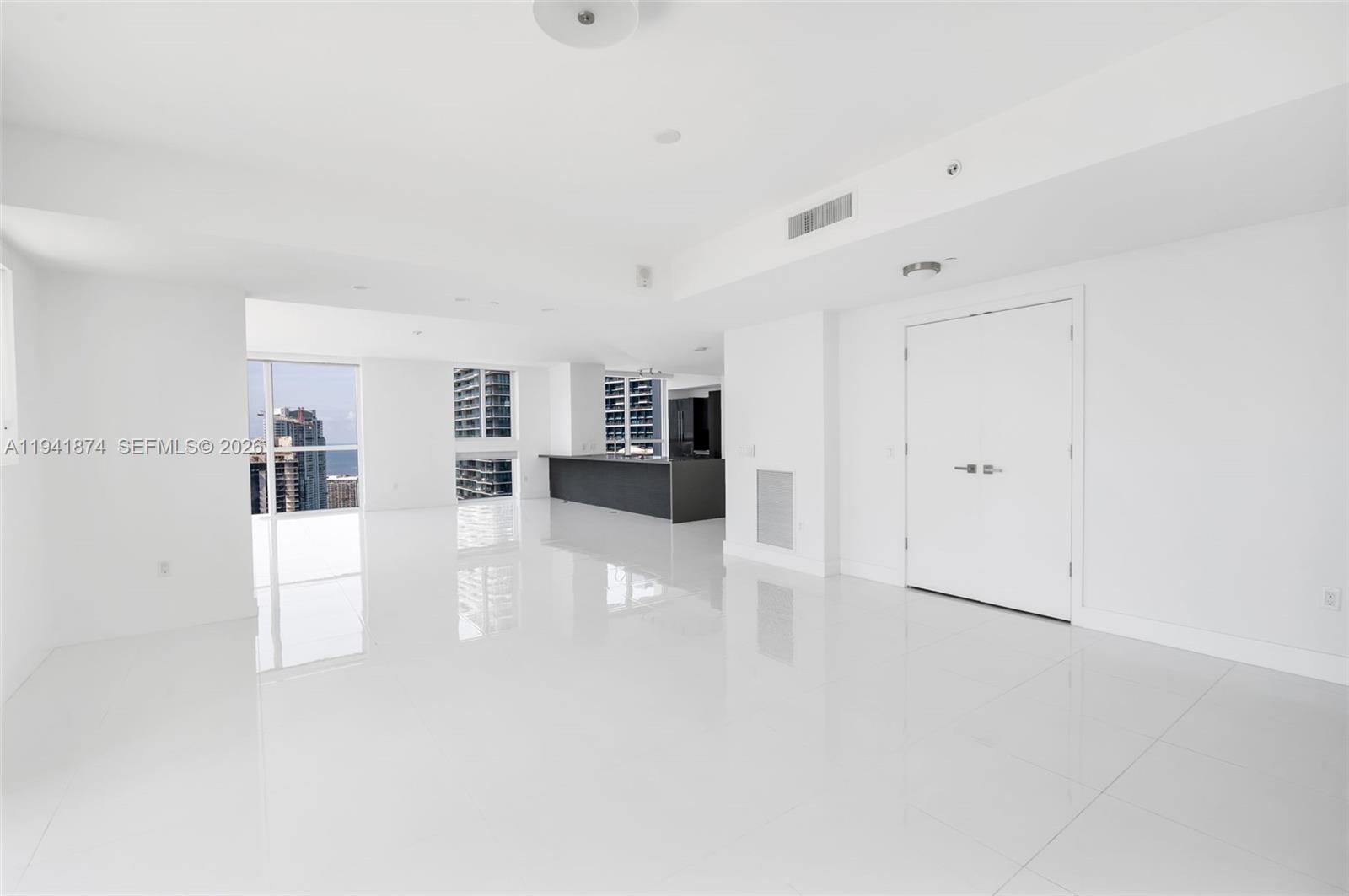 1080 Brickell Ave #3900-3901 Miami, FL 33131