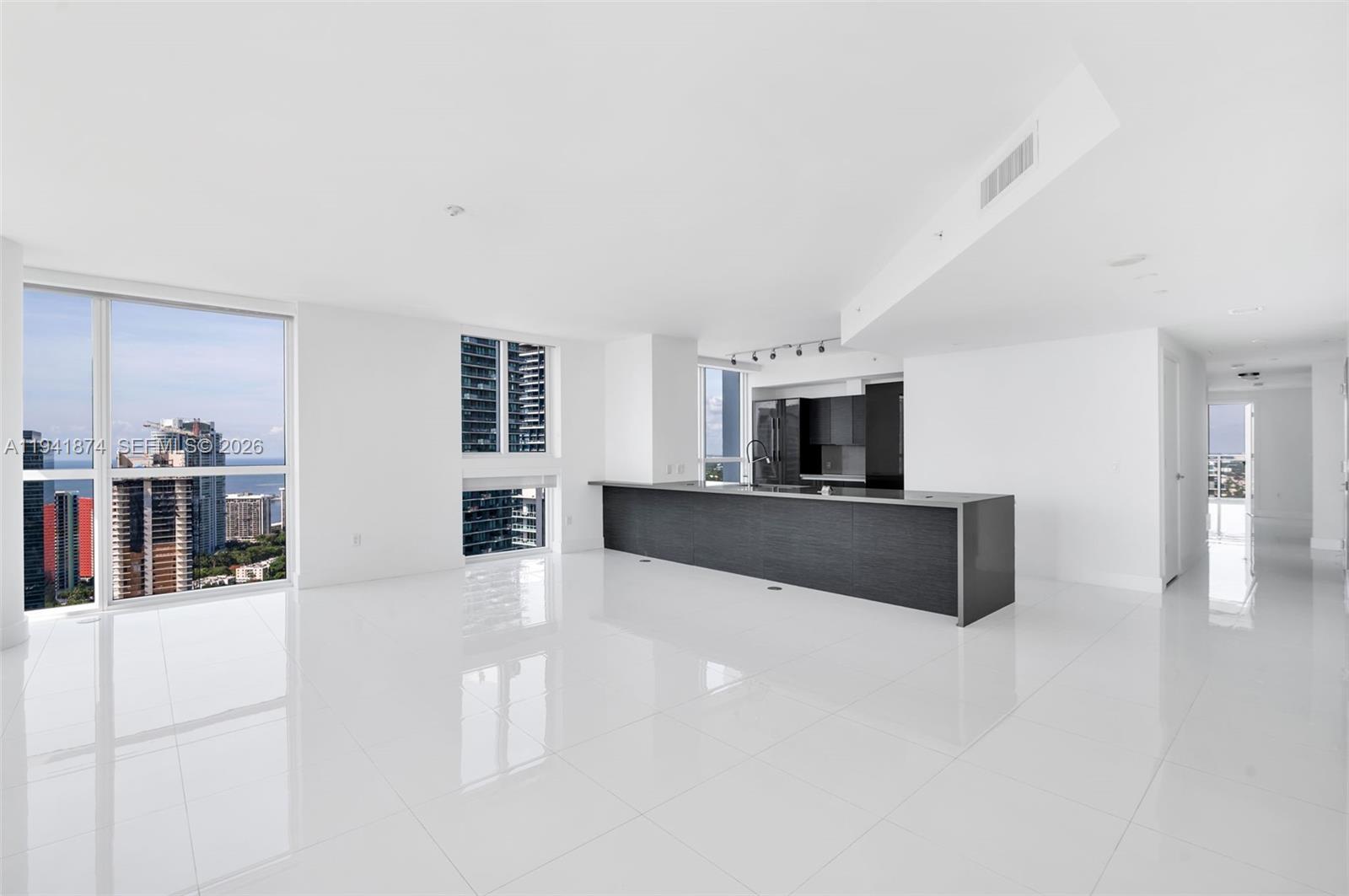 1080 Brickell Ave #3900-3901 Miami, FL 33131