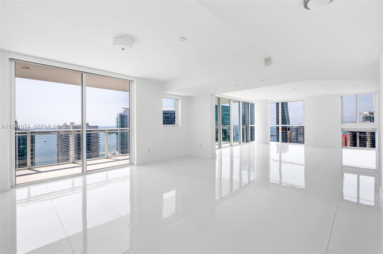 1080 Brickell Ave #3900-3901 Miami, FL 33131