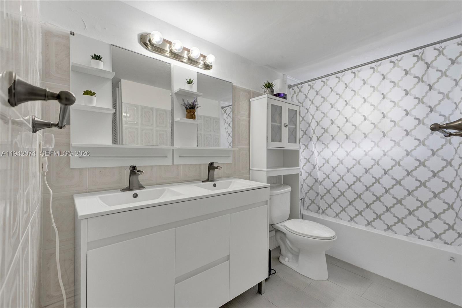 7133 Bay Dr #305 Miami Beach, FL 33141