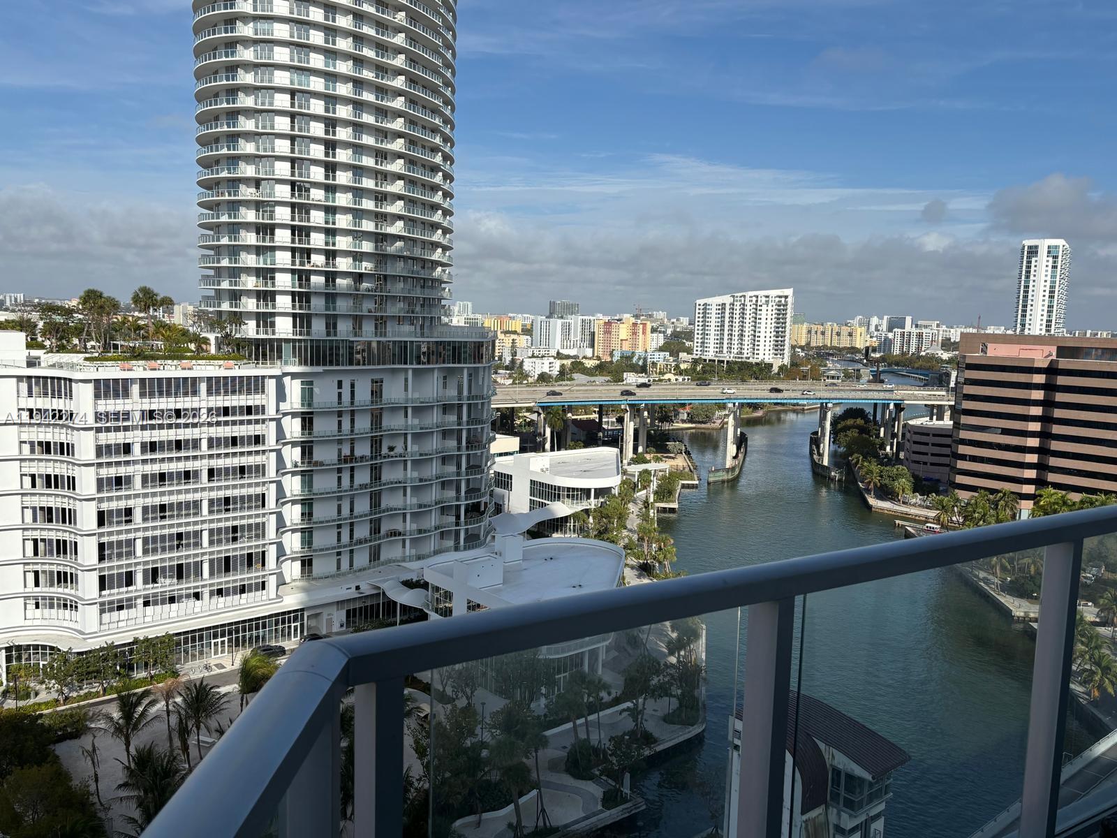 image Latitude on the River30