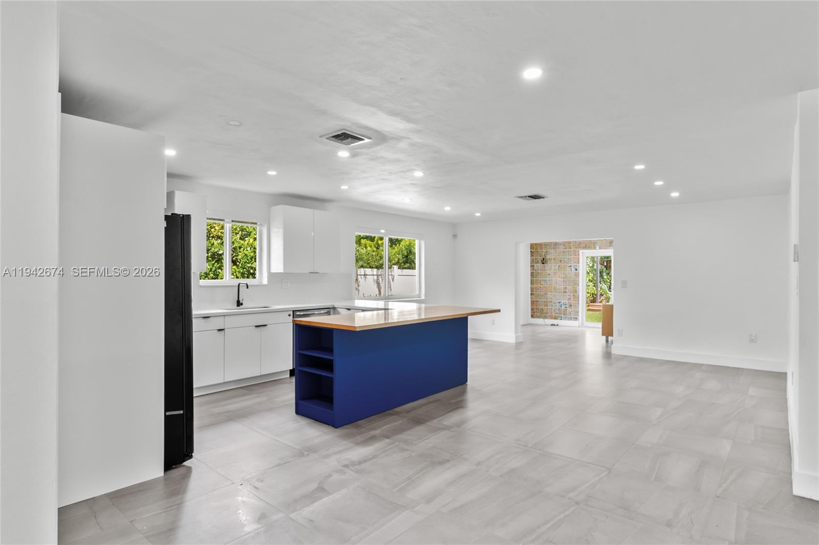 3855 SW 1st St Miami, FL 33134