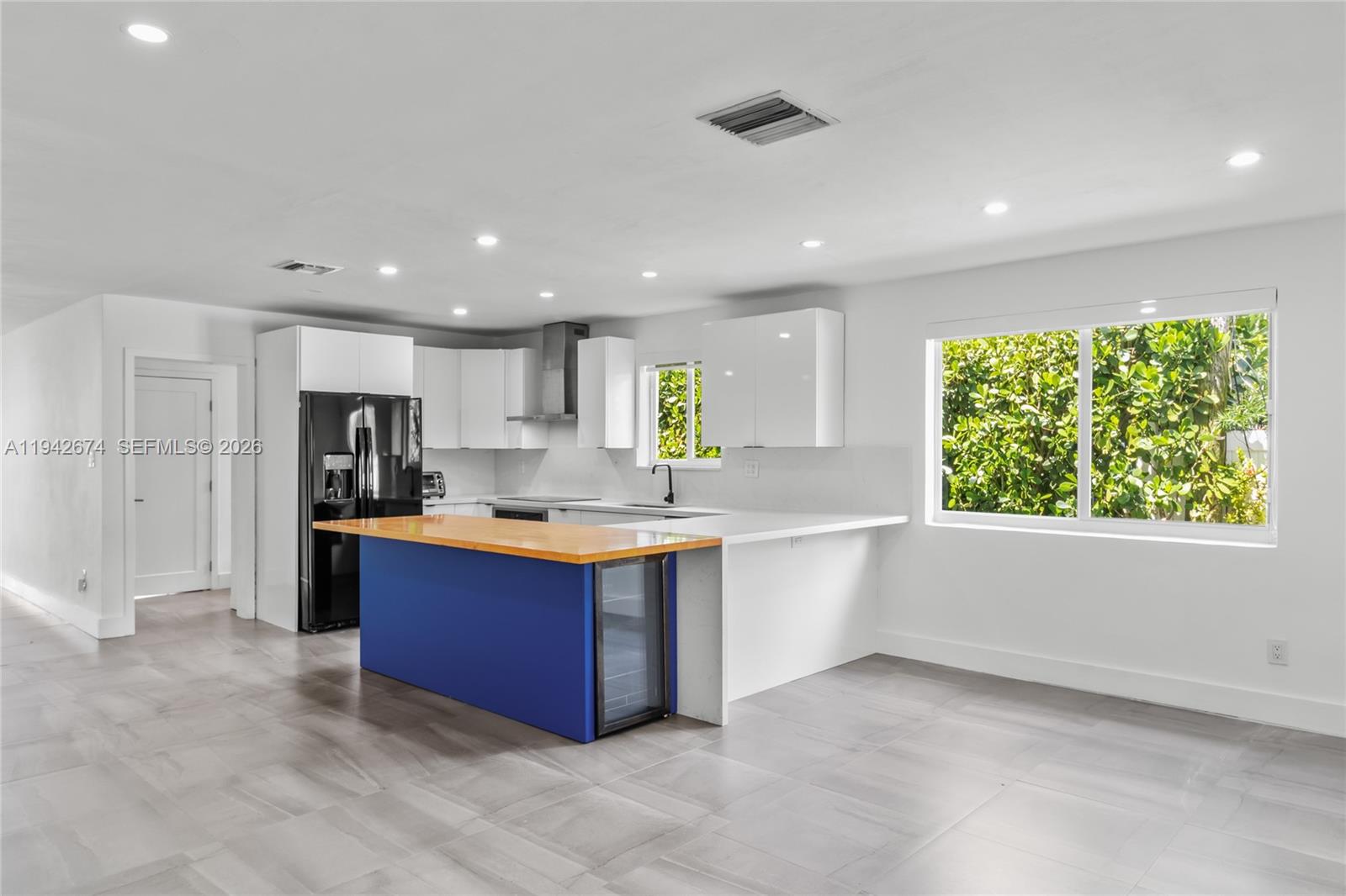 3855 SW 1st St Miami, FL 33134