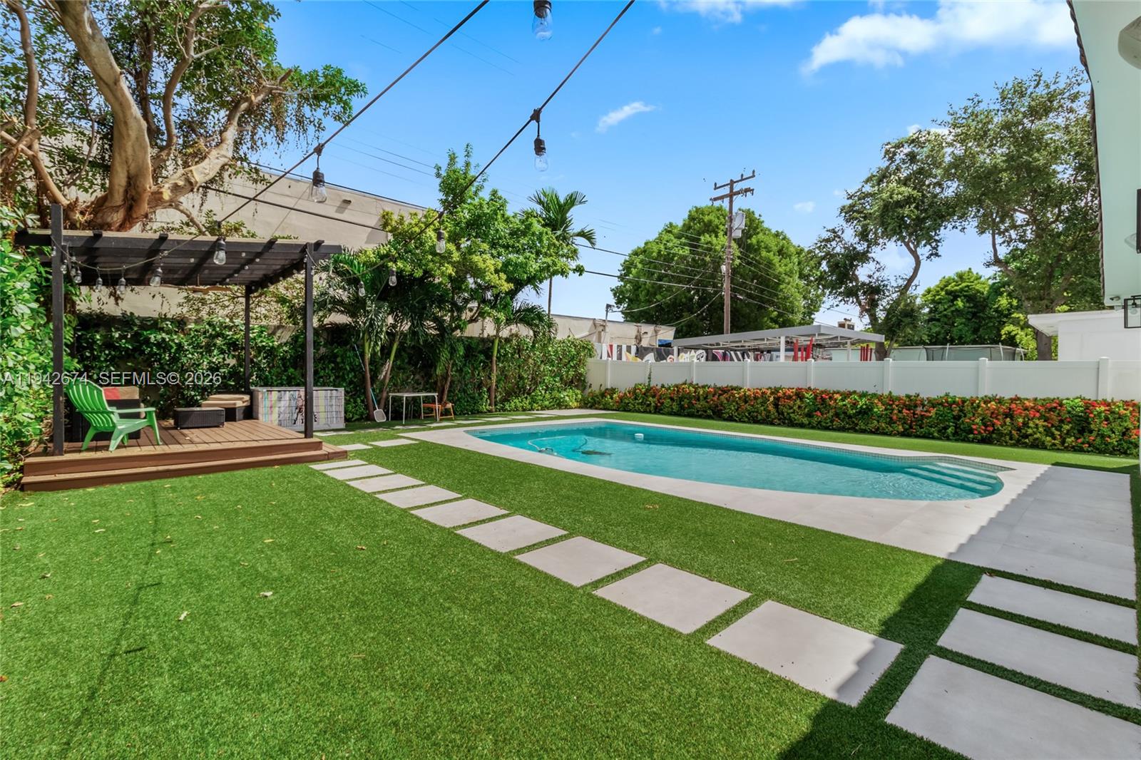 3855 SW 1st St Miami, FL 33134