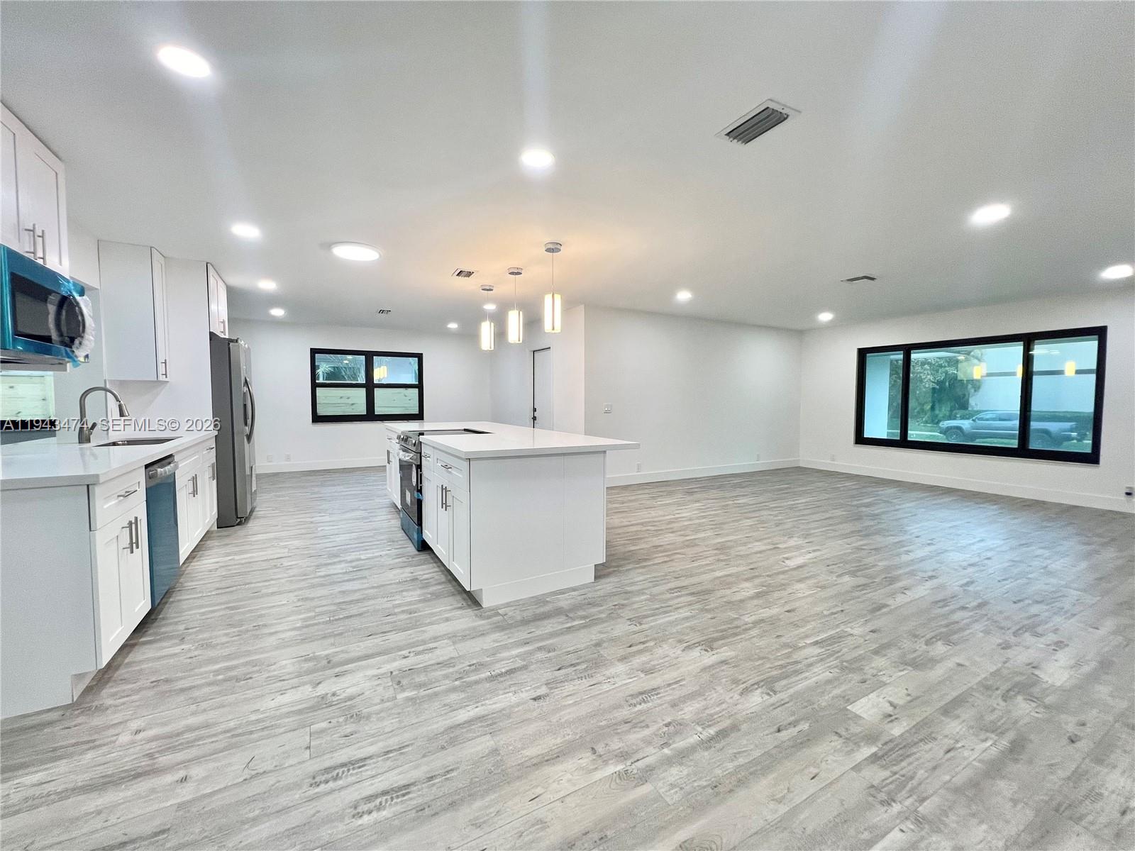 641 NE 2nd St Dania Beach, FL 33004