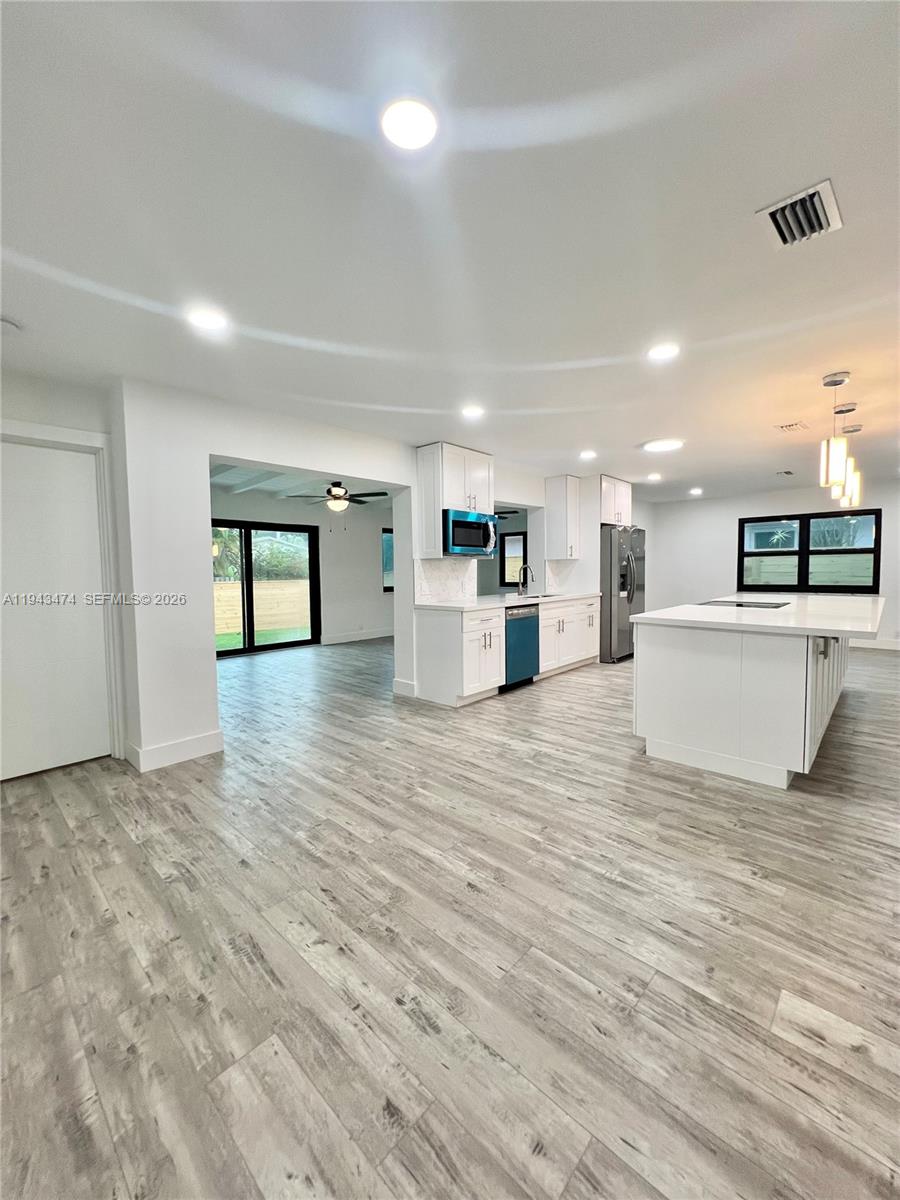 641 NE 2nd St Dania Beach, FL 33004