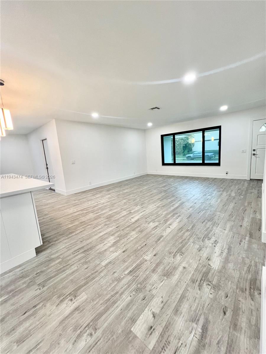 641 NE 2nd St Dania Beach, FL 33004