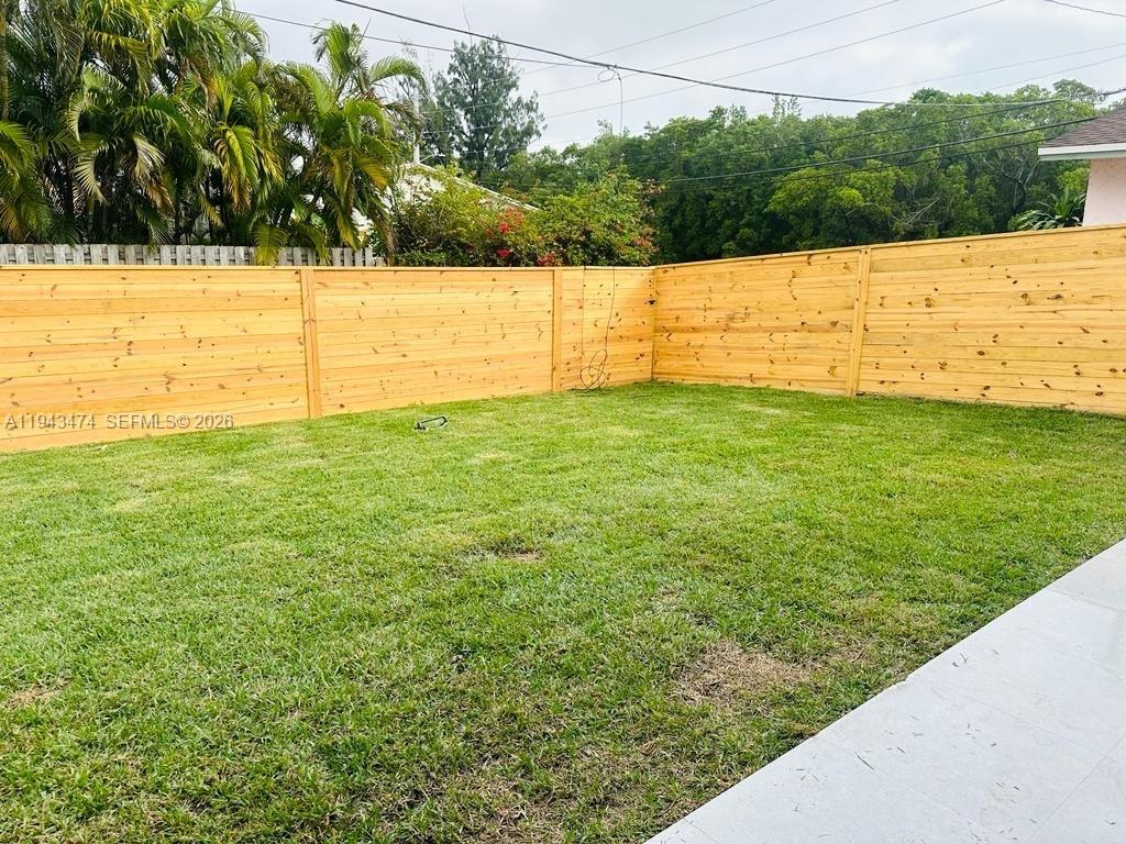 641 NE 2nd St Dania Beach, FL 33004