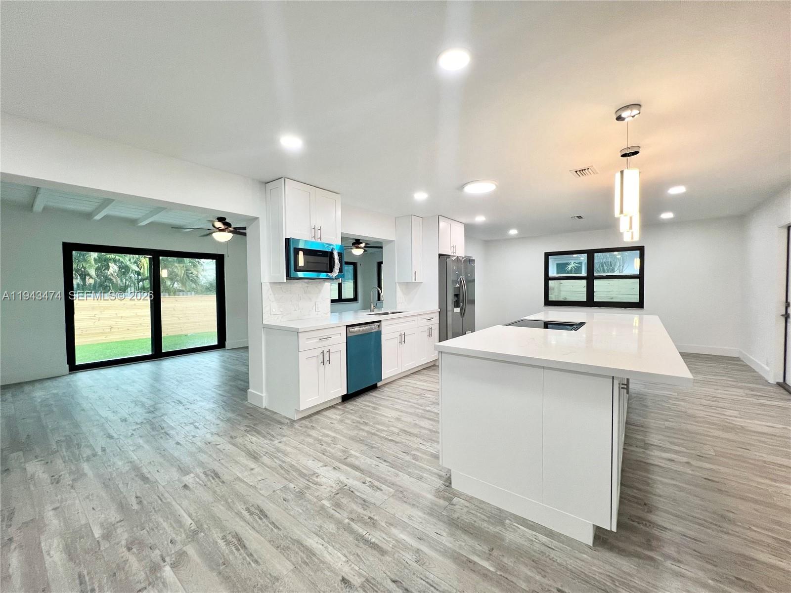 641 NE 2nd St Dania Beach, FL 33004