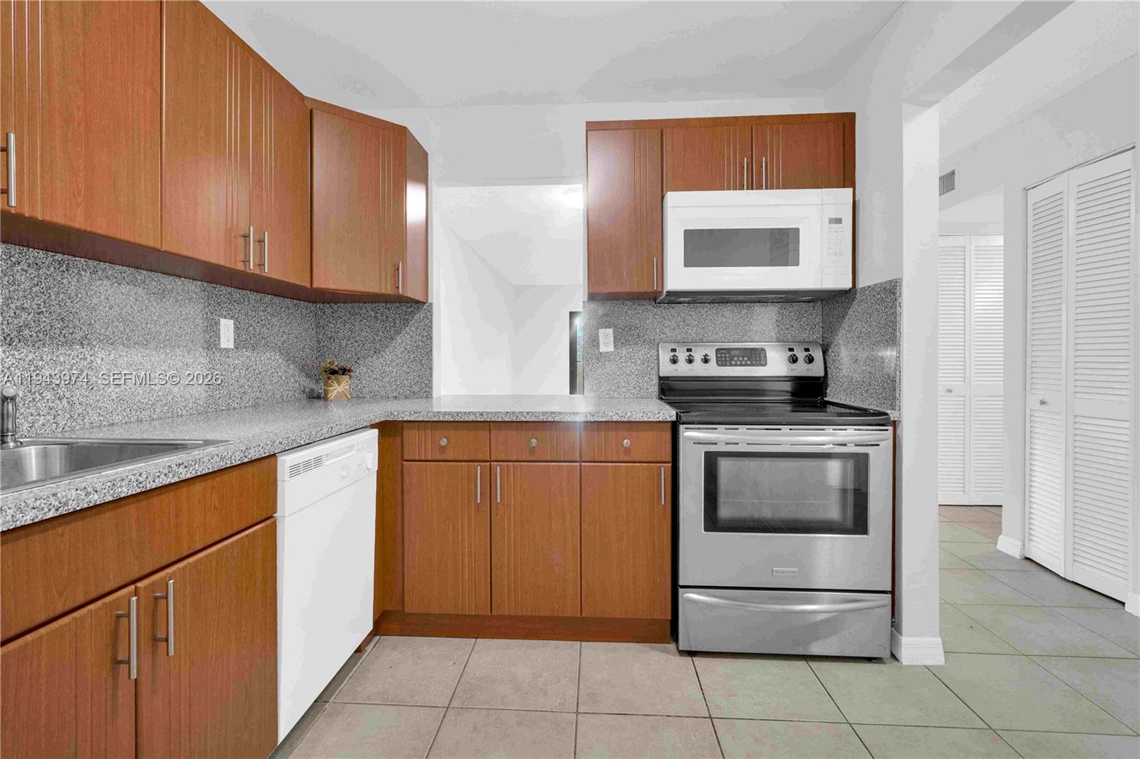 8600 SW 109th Ave #4-101 Miami, FL 33173