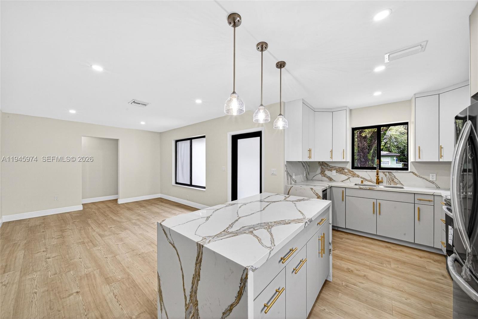 2731 SW 29th Ave Miami, FL 33133