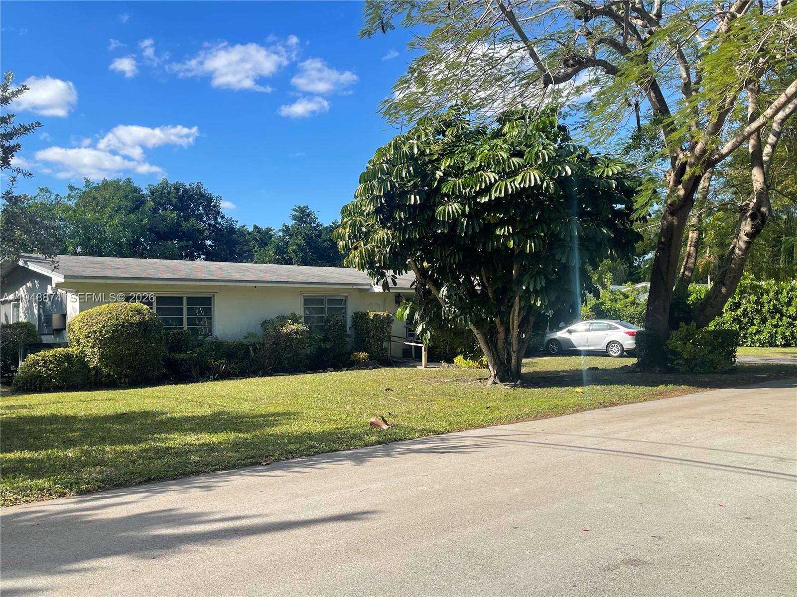 10700 SW 72nd Ct Pinecrest, FL 33156