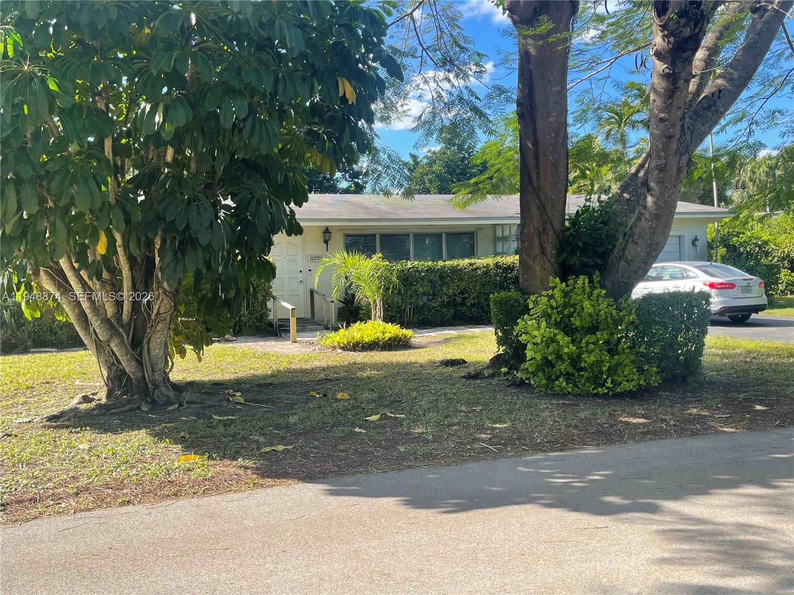 10700 SW 72nd Ct Pinecrest, FL 33156