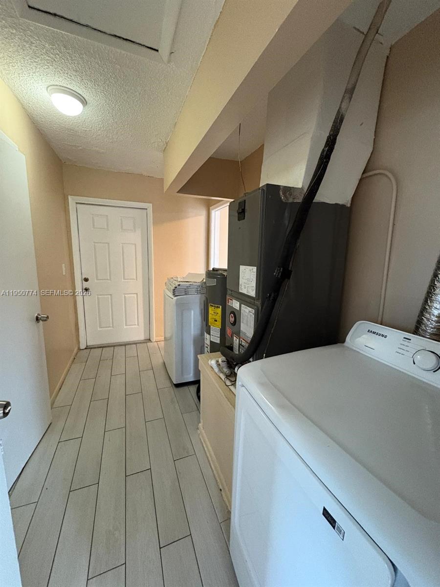 6311 SW 8th St North Lauderdale, FL 33068