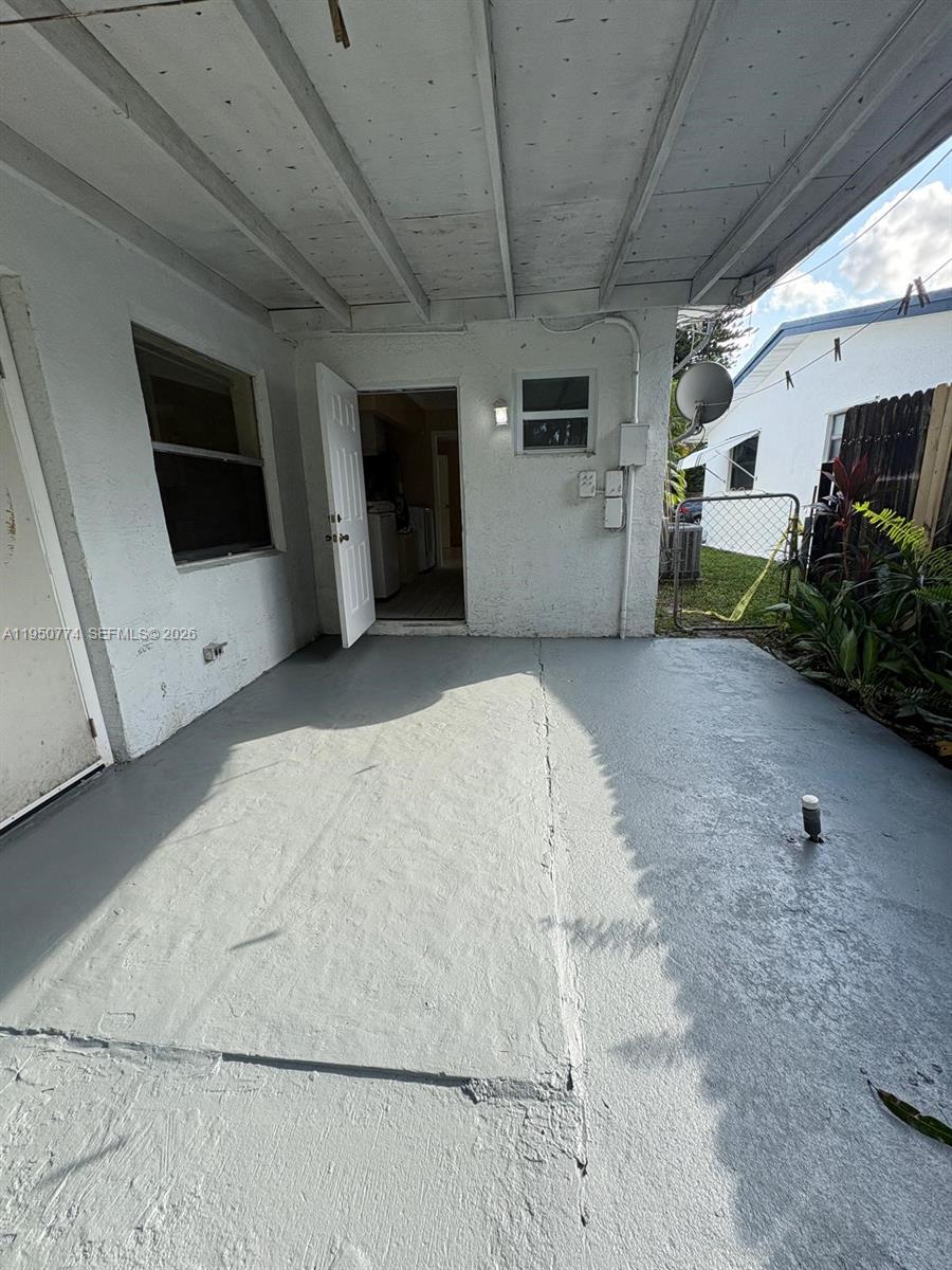 6311 SW 8th St North Lauderdale, FL 33068