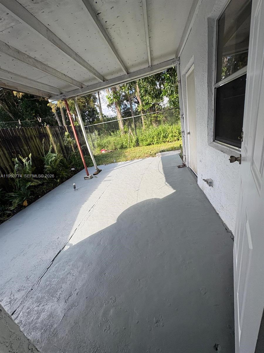 6311 SW 8th St North Lauderdale, FL 33068