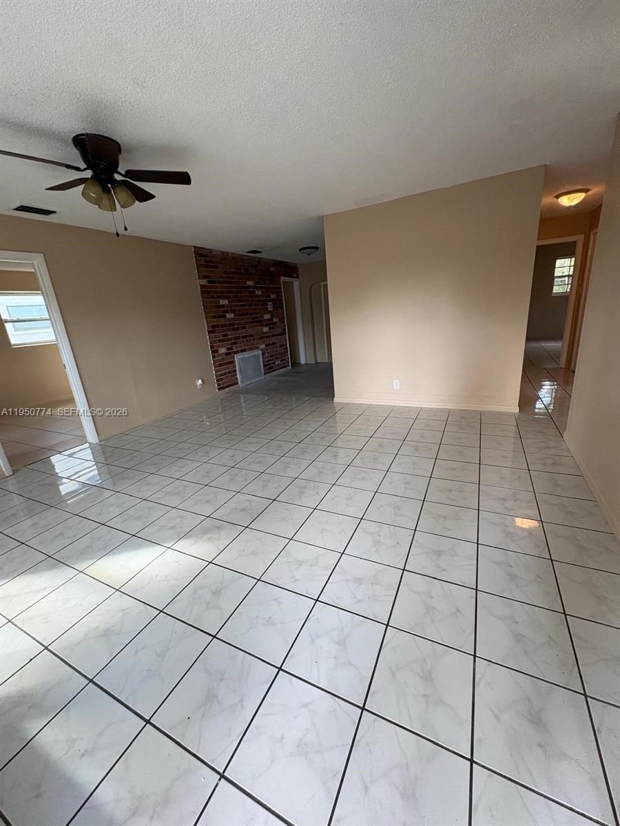 6311 SW 8th St North Lauderdale, FL 33068