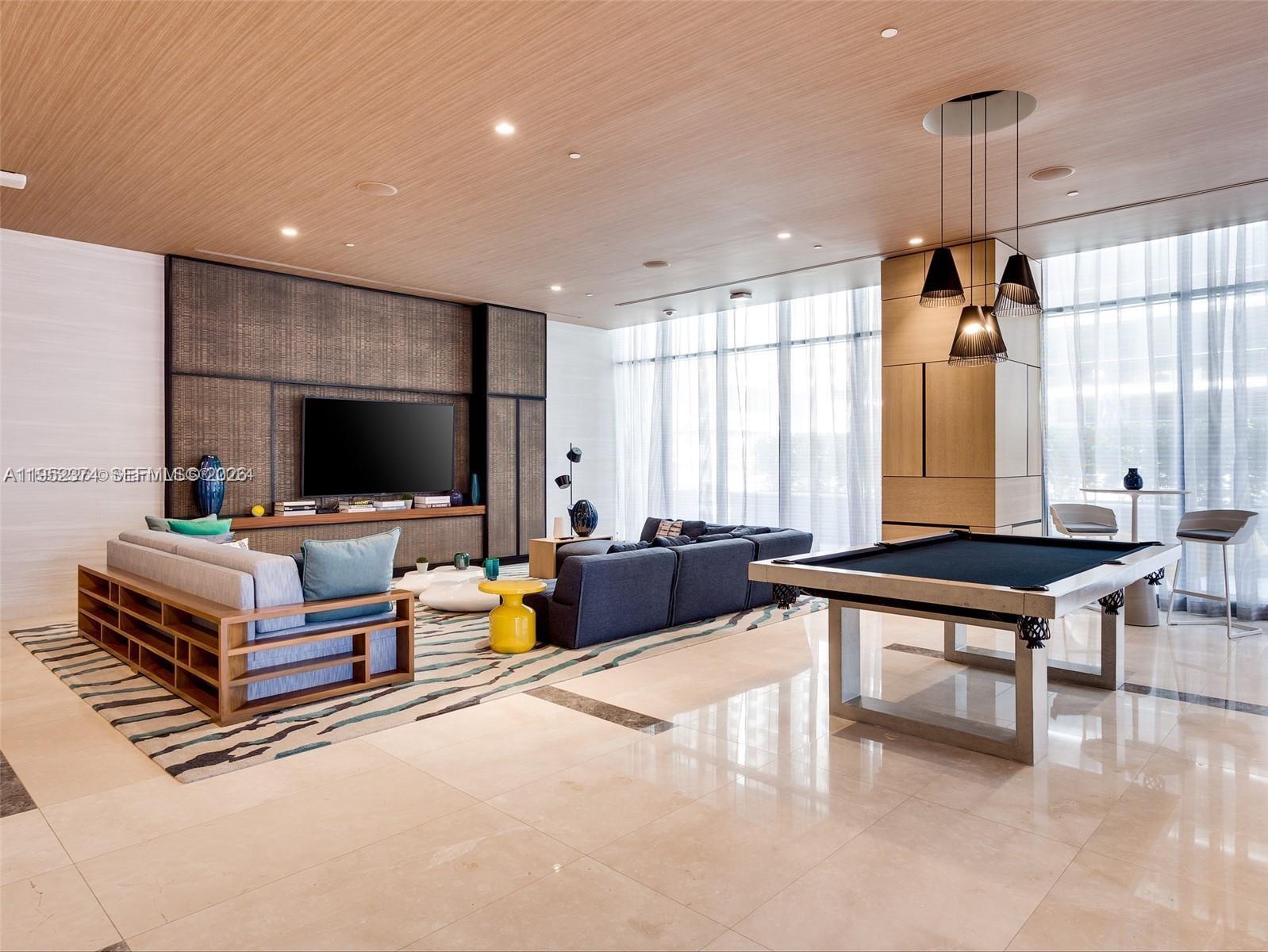 55 SW 9th St #2305 Miami, FL 33130