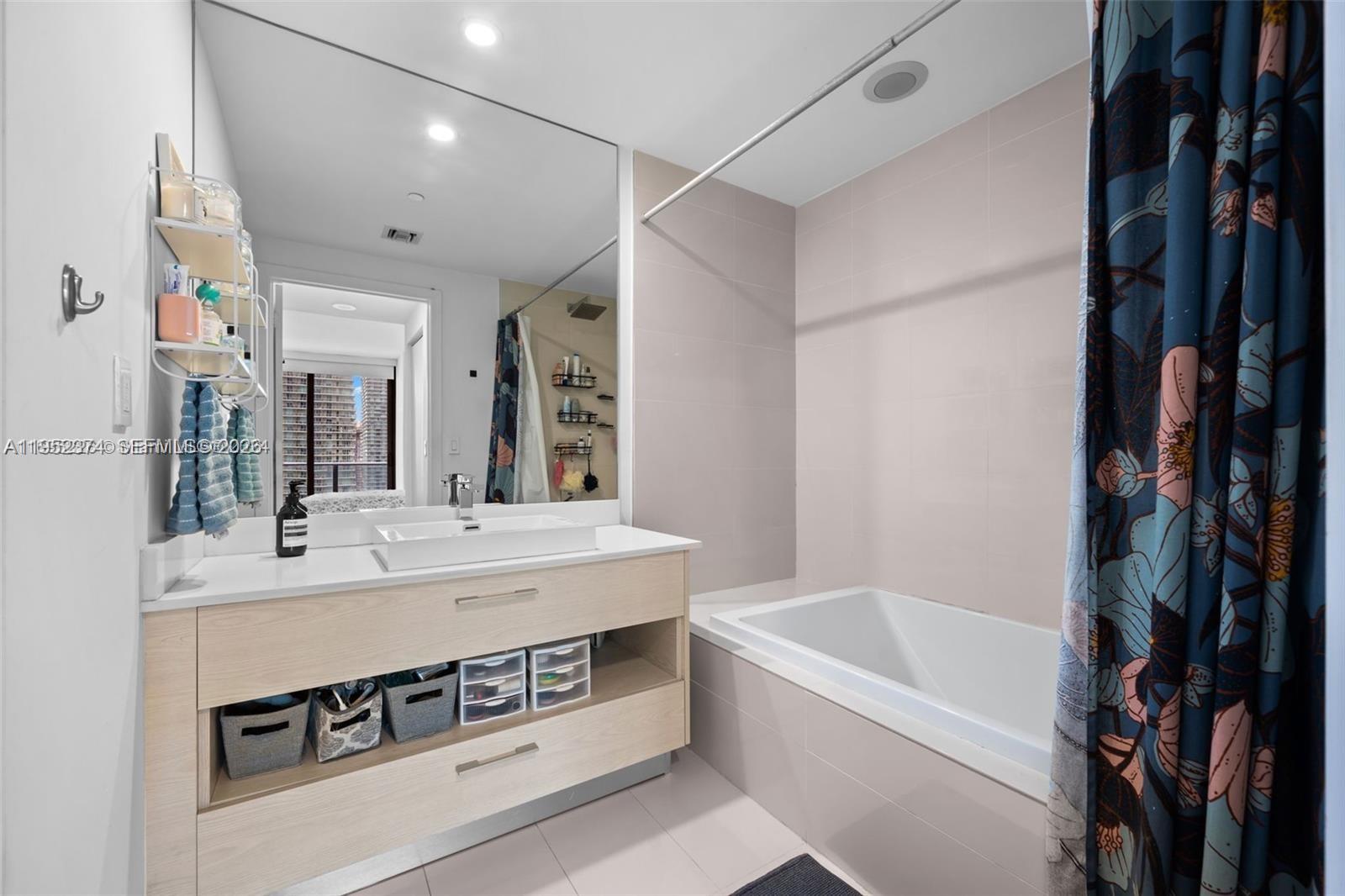 55 SW 9th St #2305 Miami, FL 33130