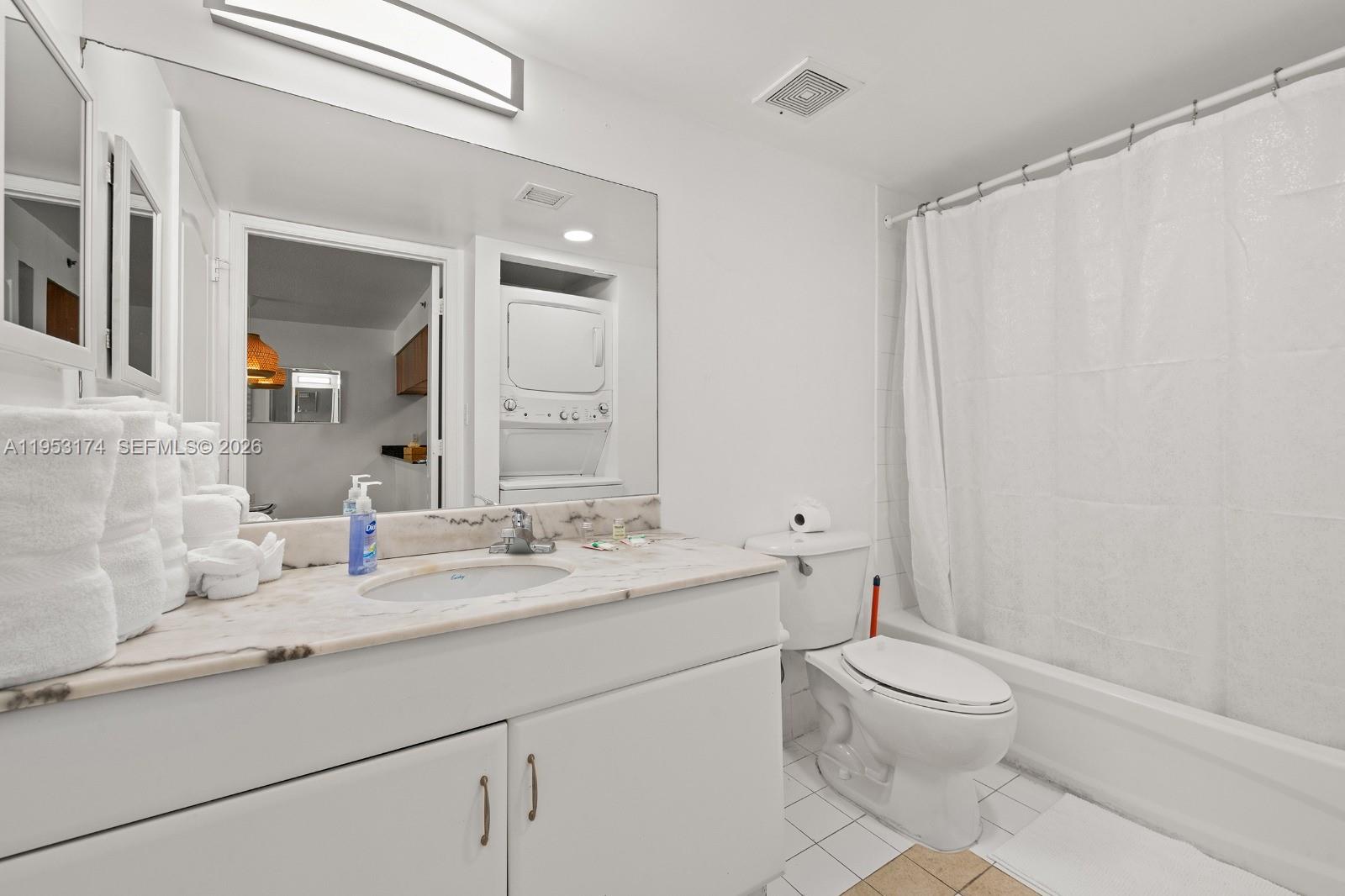 image The Club at Brickell Bay9