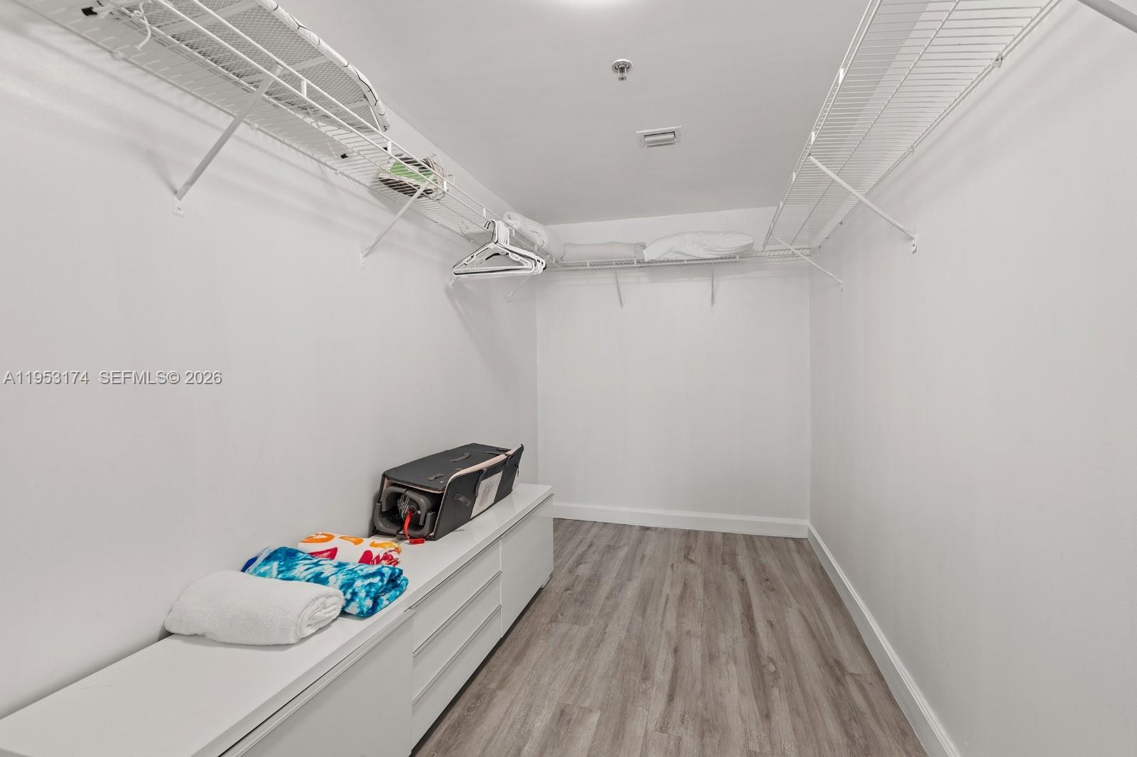 image The Club at Brickell Bay10