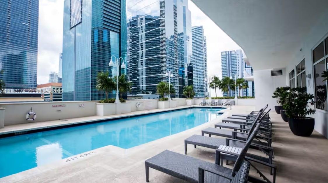 image The Club at Brickell Bay15