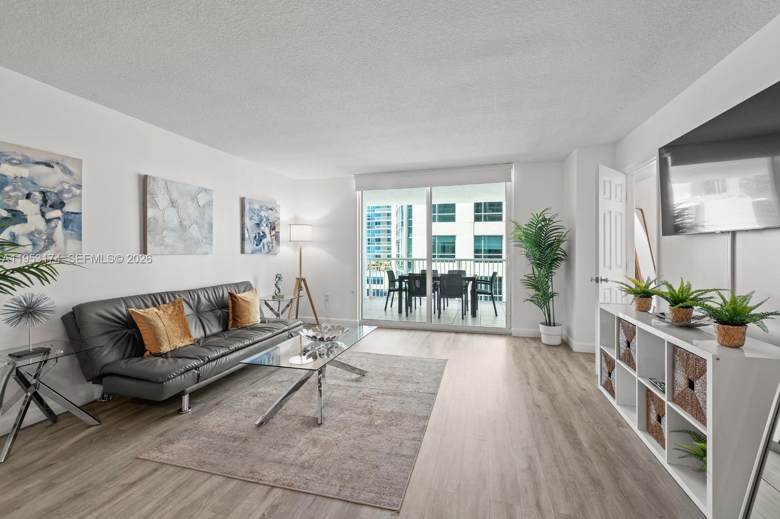 image The Club at Brickell Bay6