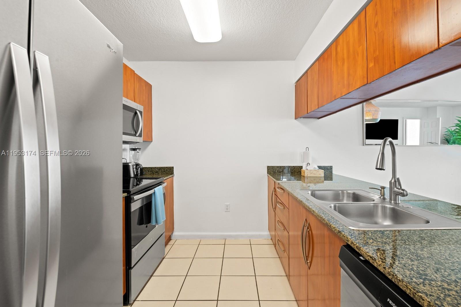 image The Club at Brickell Bay8