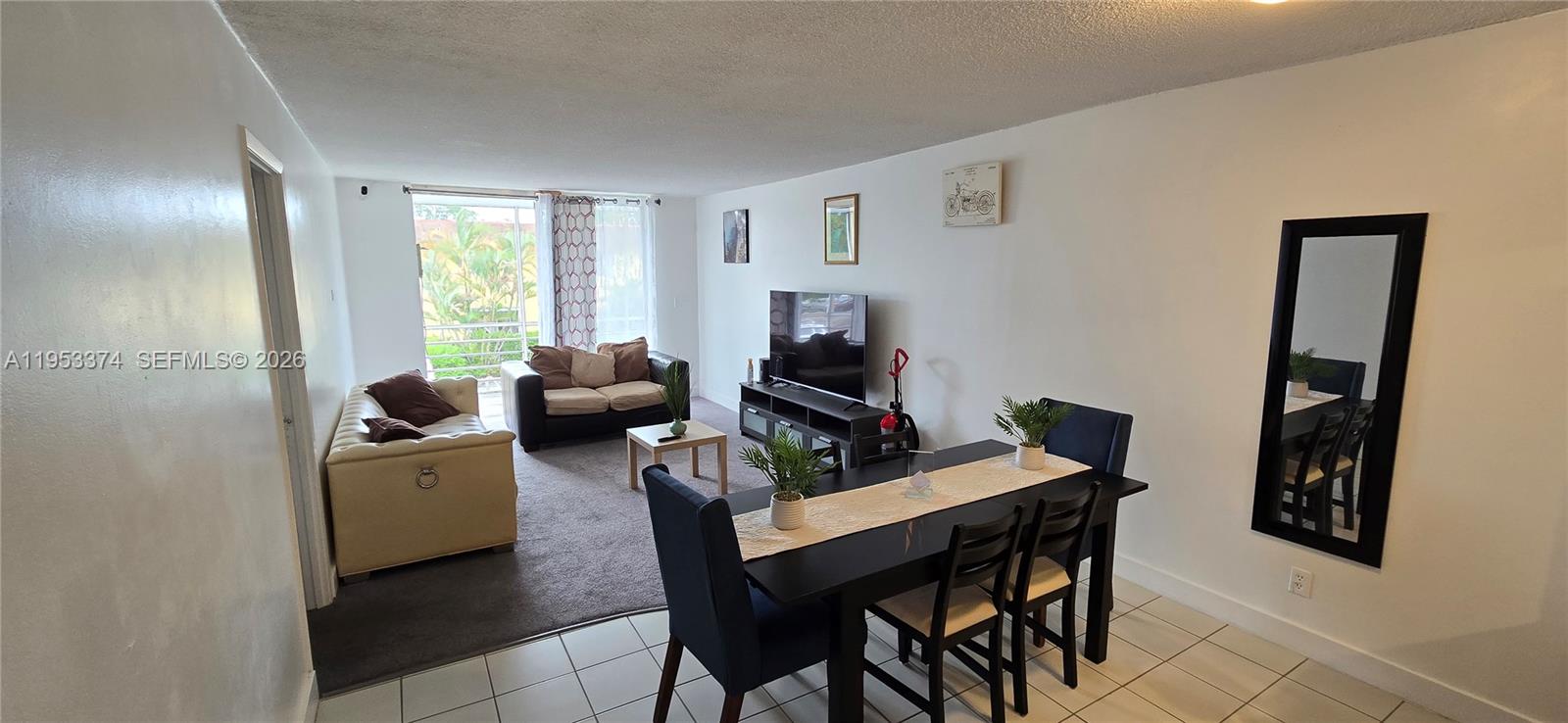 1830 Dixieanna St #203