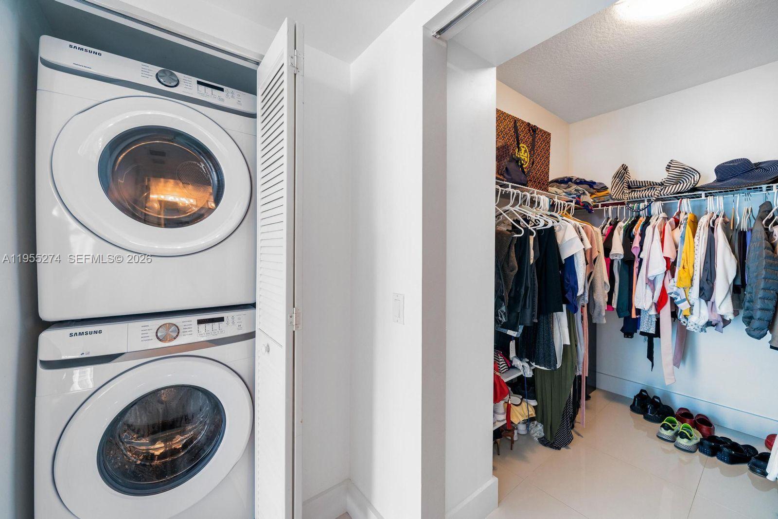 image Brickell on the River South9