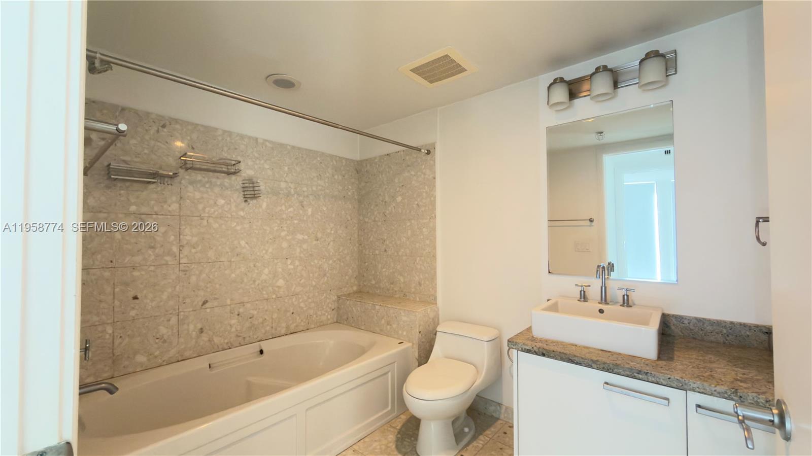 image Latitude on the River15