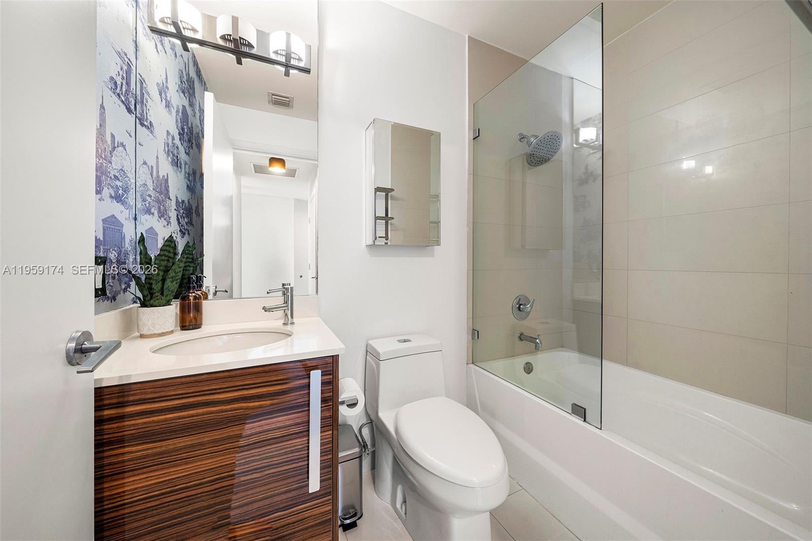 image Paramount Bay15