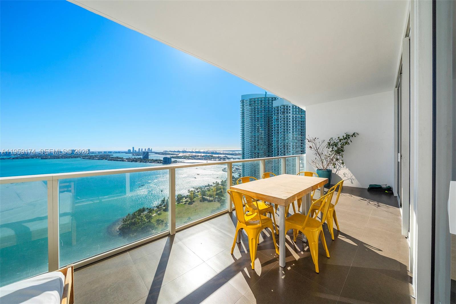 image Paramount Bay17