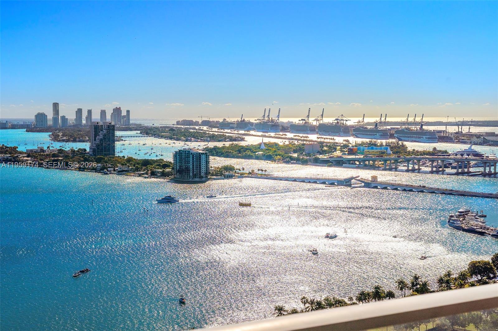 image Paramount Bay3