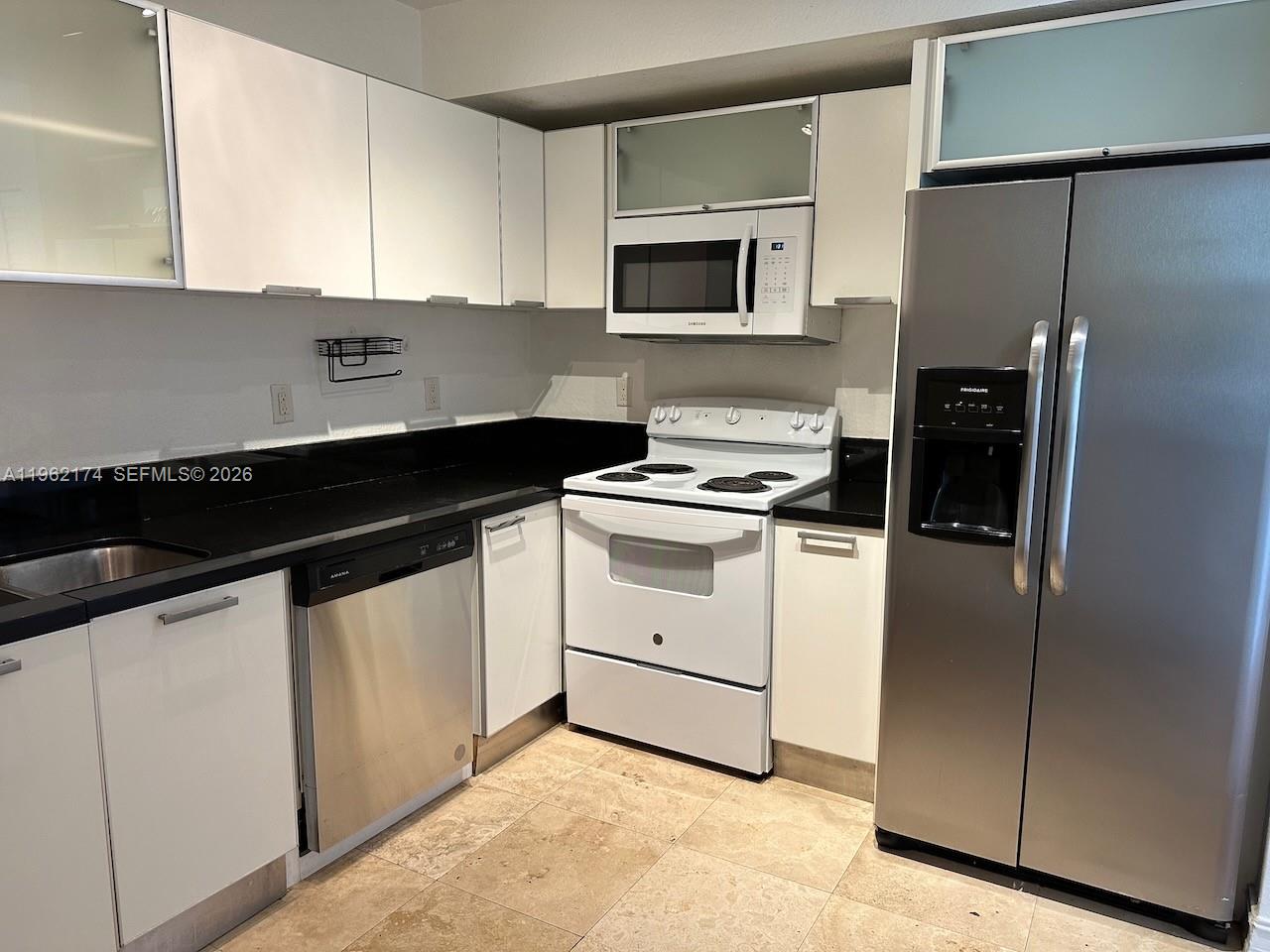 1080 99th St #322 Bay Harbor Islands, FL 33154