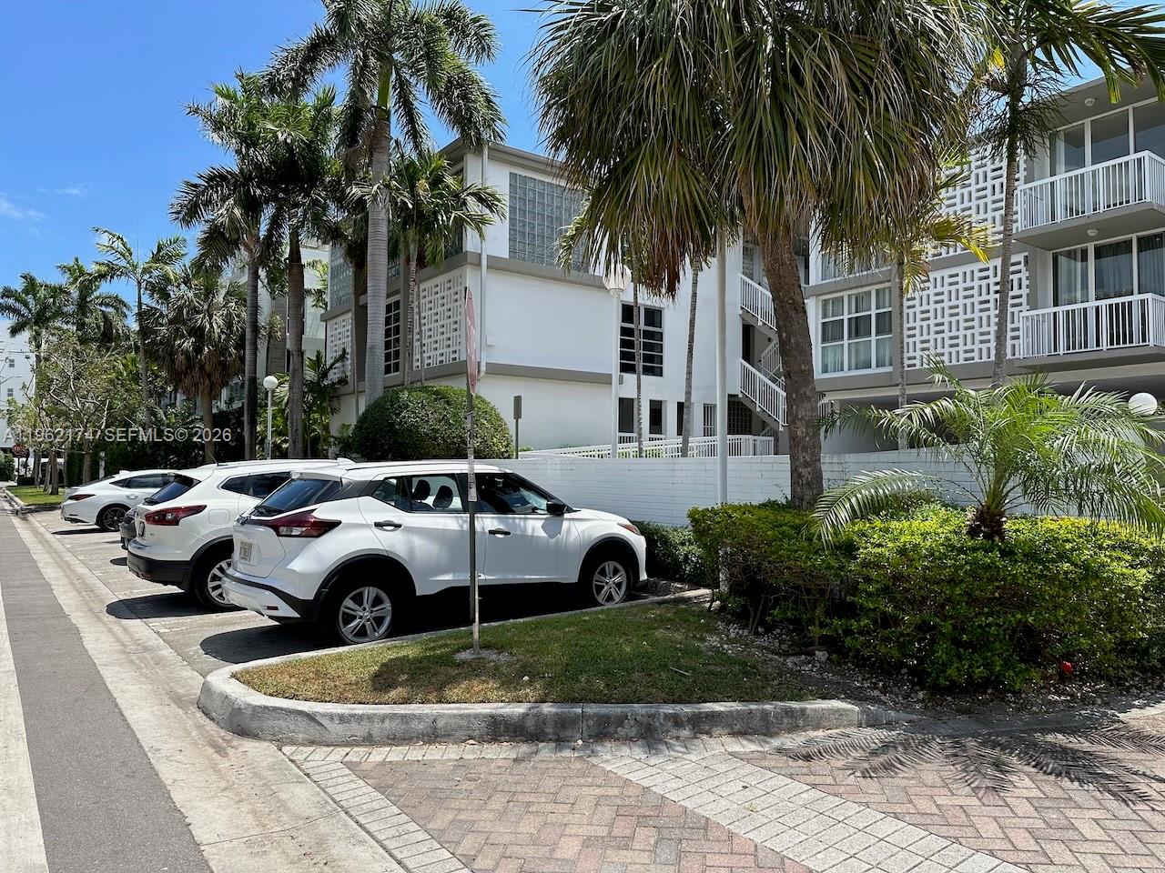 1080 99th St #322 Bay Harbor Islands, FL 33154