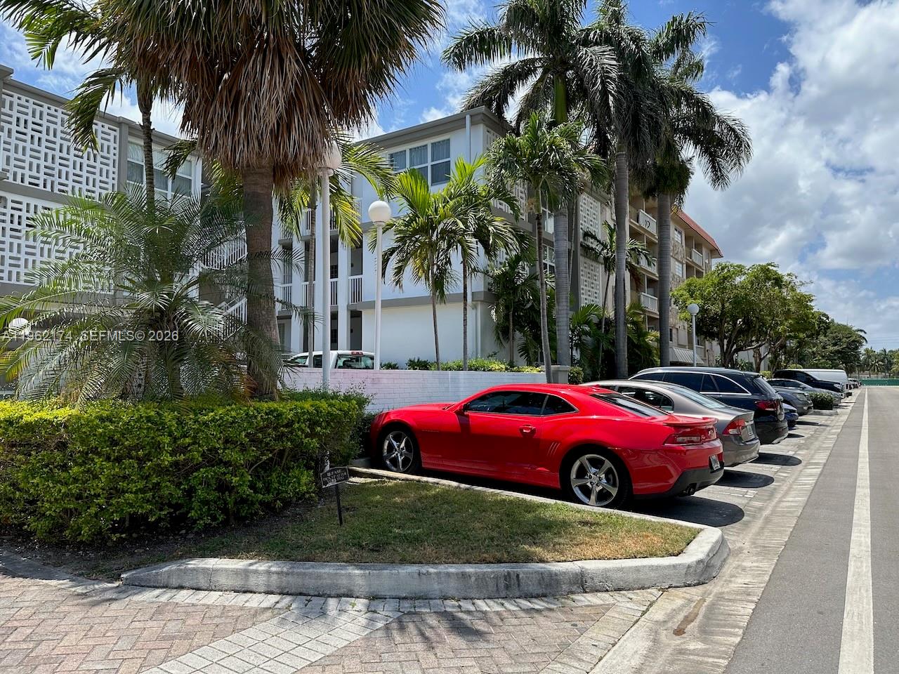 1080 99th St #322 Bay Harbor Islands, FL 33154