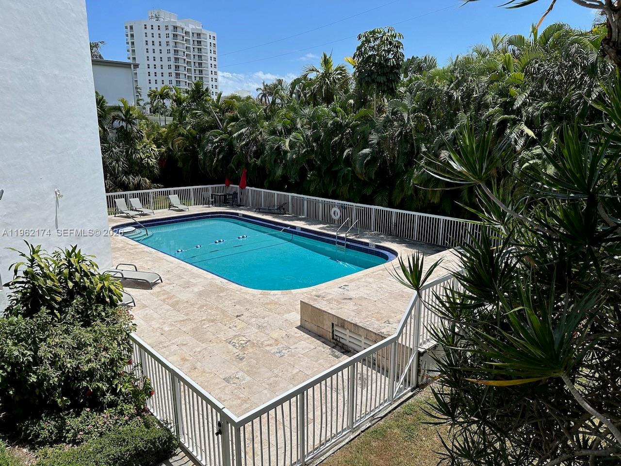 1080 99th St #322 Bay Harbor Islands, FL 33154