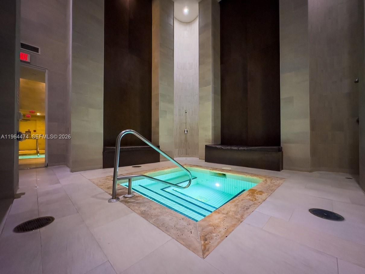 1800 S Ocean Dr #3102 Hallandale Beach, FL 33009