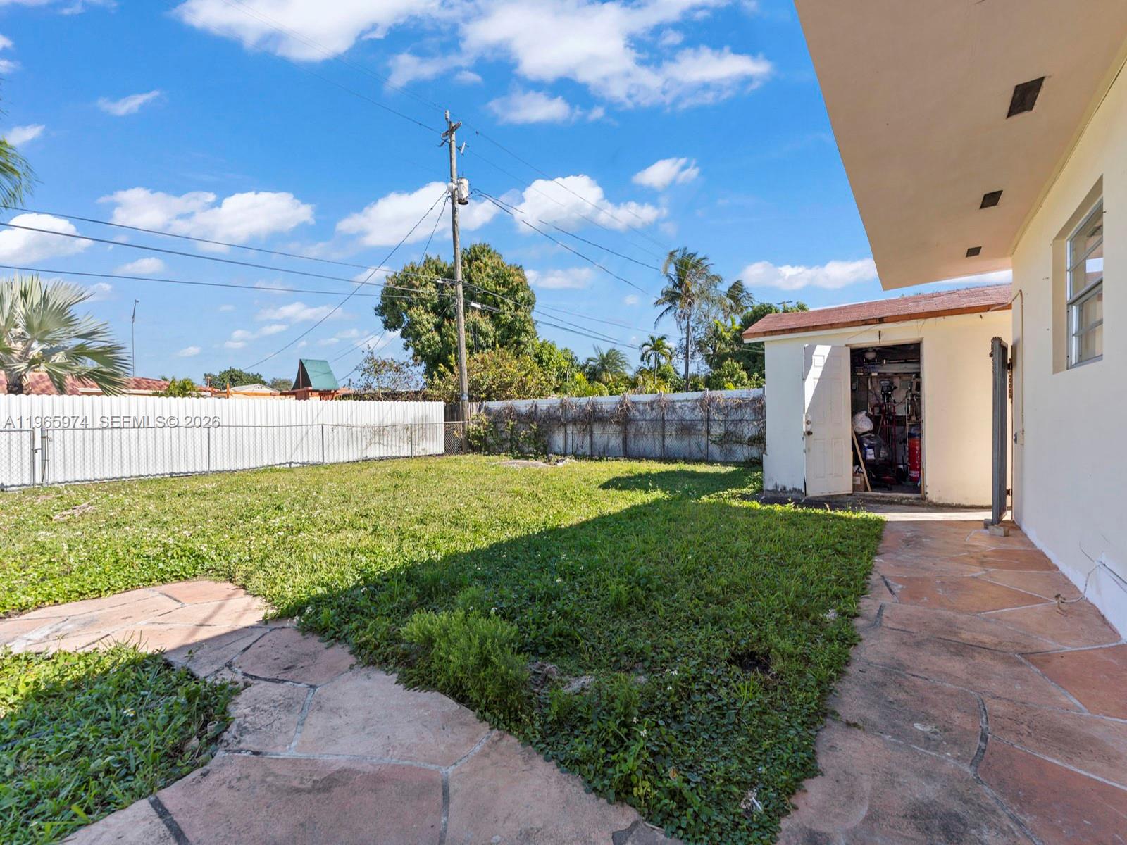 655 W 70th Pl Hialeah, FL 33014