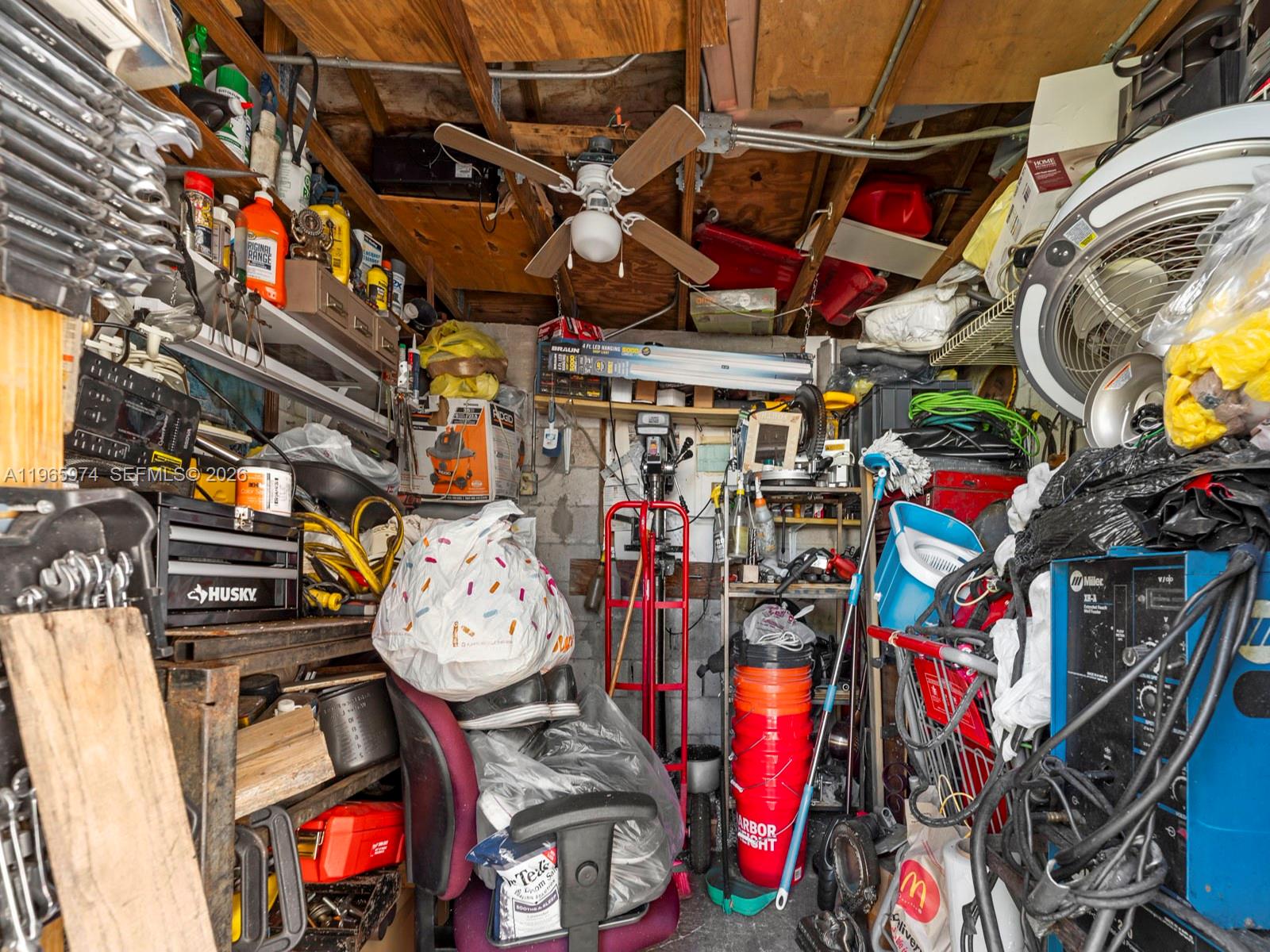 655 W 70th Pl Hialeah, FL 33014