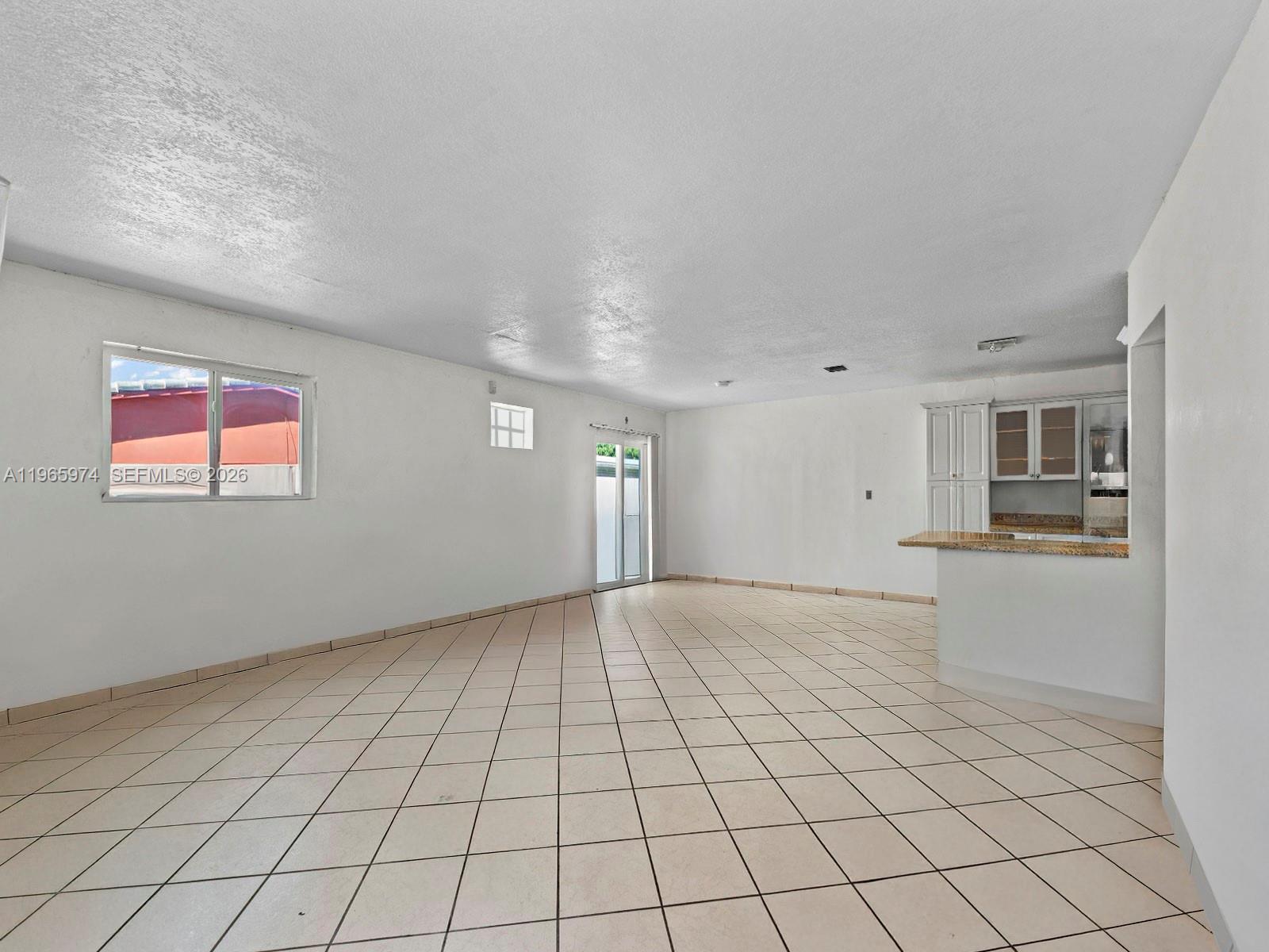 655 W 70th Pl Hialeah, FL 33014