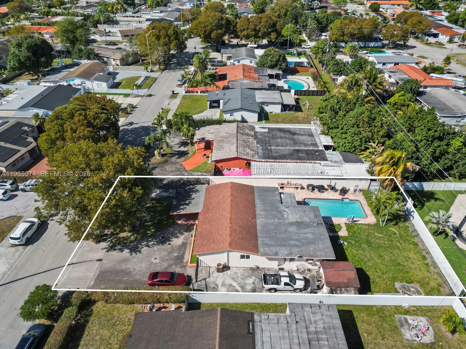 655 W 70th Pl Hialeah, FL 33014