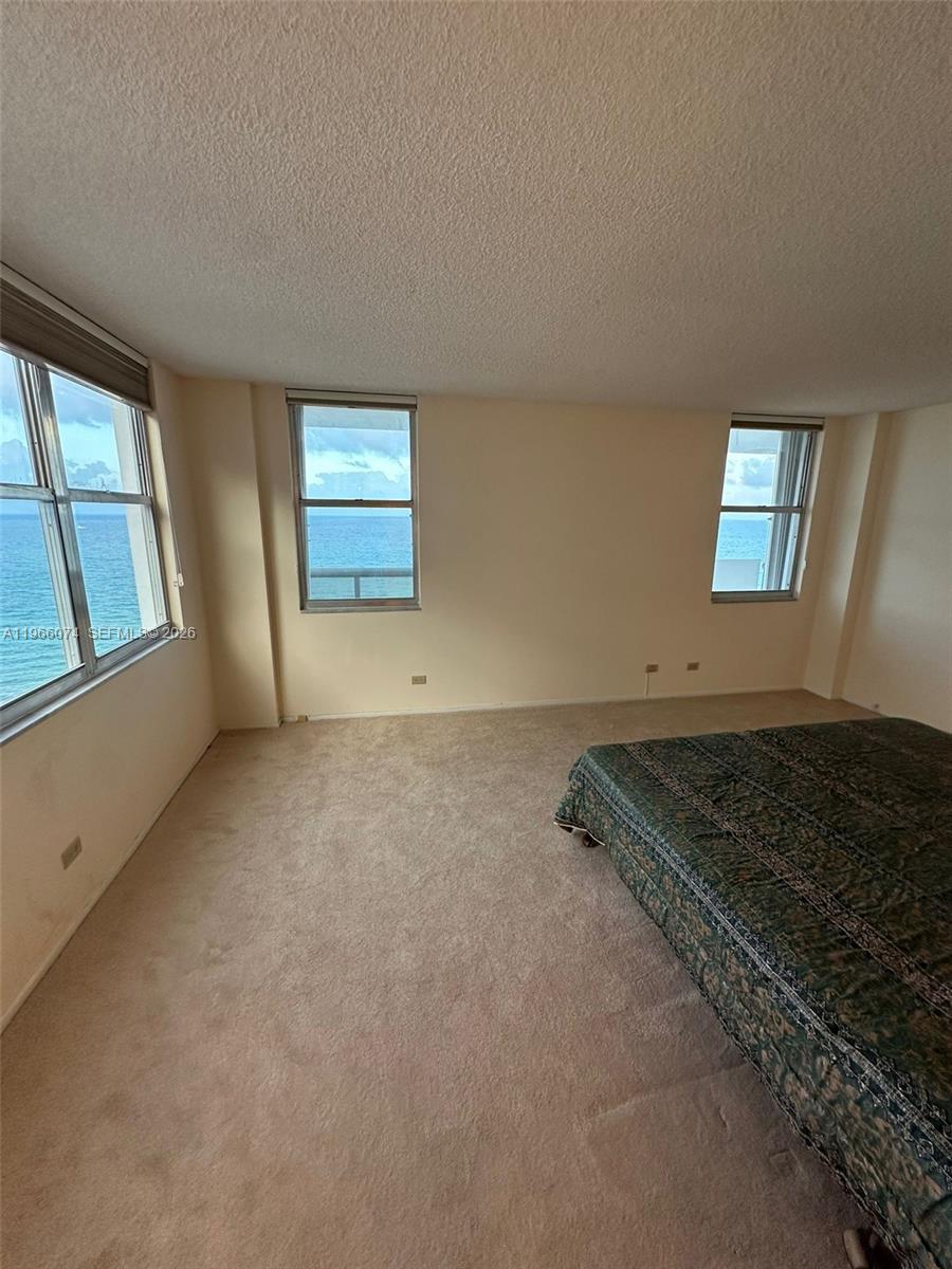 6039 Collins Ave #1625 Miami Beach, FL 33140